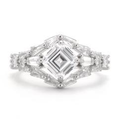 Strieborný prsteň so zirkónmi