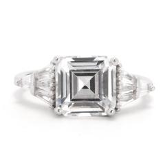 Strieborný prsteň so zirkónmi