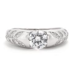 Strieborný prsteň so zirkónmi