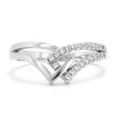 Strieborný prsteň so zirkónmi