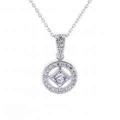 Strieborný prívesok so zirkónmi