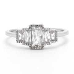 Strieborný prsteň so zirkónmi