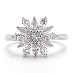 Strieborný prsteň vločka so zirkónmi