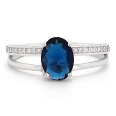 Strieborný prsteň so safírom a zirkónmi